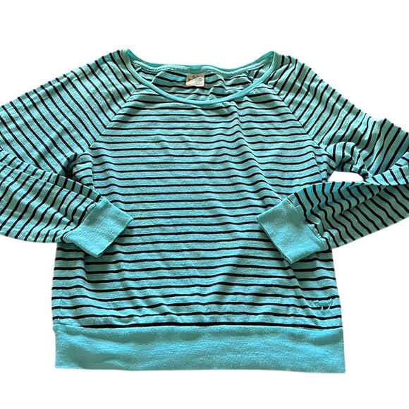 Pink Victoria’s Secret Size XS Blue Striped Knit Top Long Sleeves - Picture 4 of 9